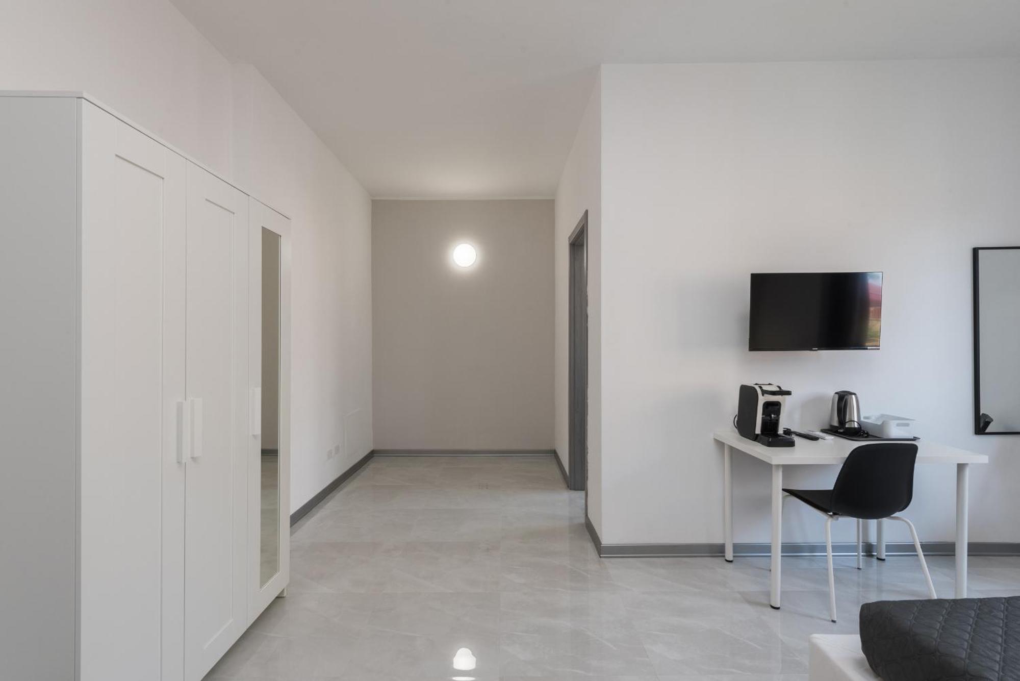 Travelershome Ciampino Airport Guesthouse 600M To Airport Εξωτερικό φωτογραφία