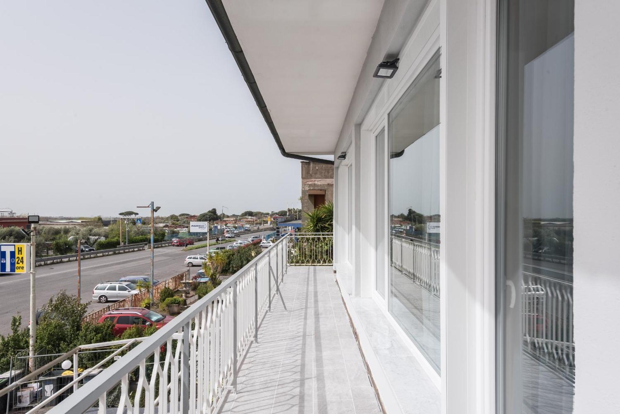 Travelershome Ciampino Airport Guesthouse 600M To Airport Εξωτερικό φωτογραφία