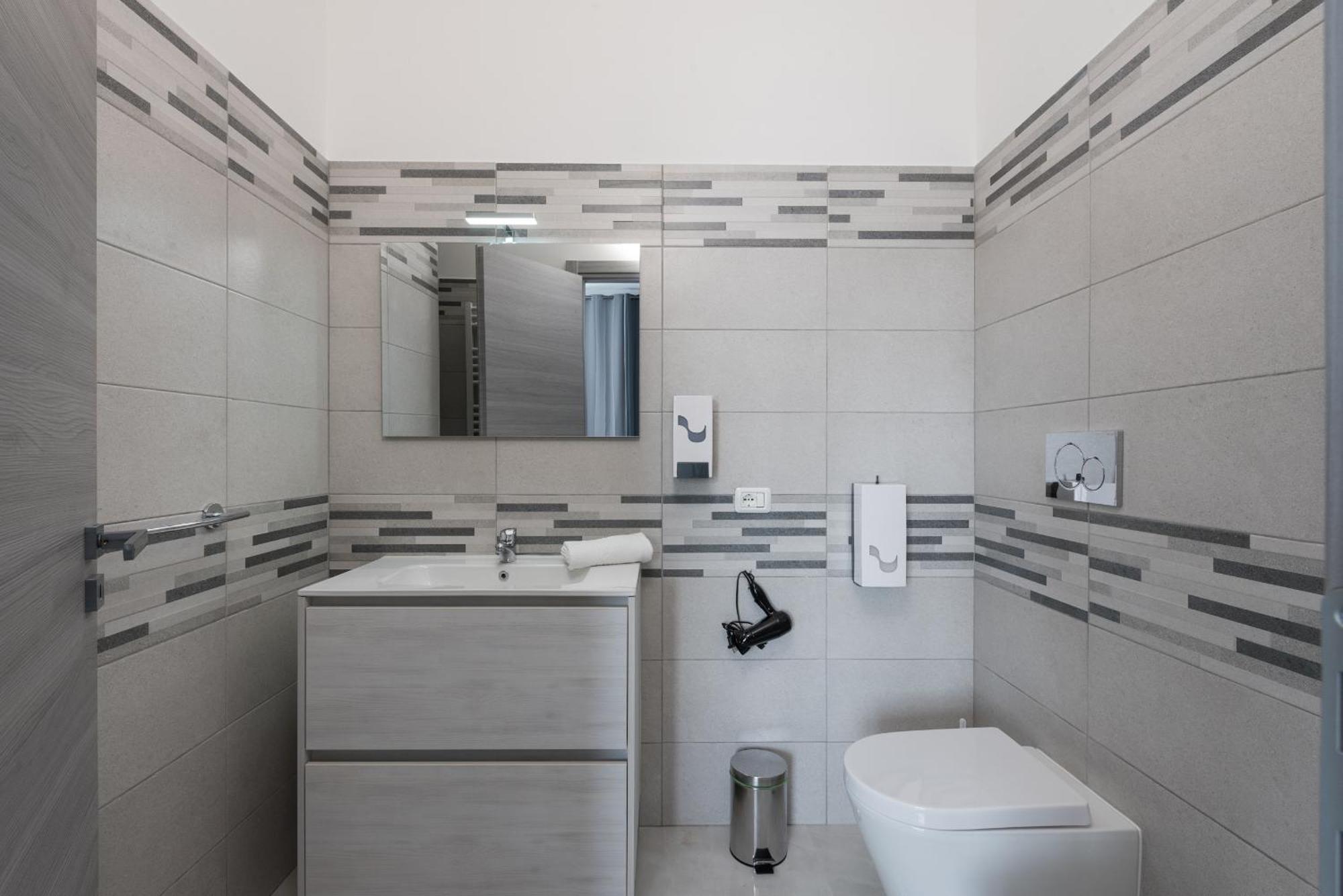 Travelershome Ciampino Airport Guesthouse 600M To Airport Εξωτερικό φωτογραφία