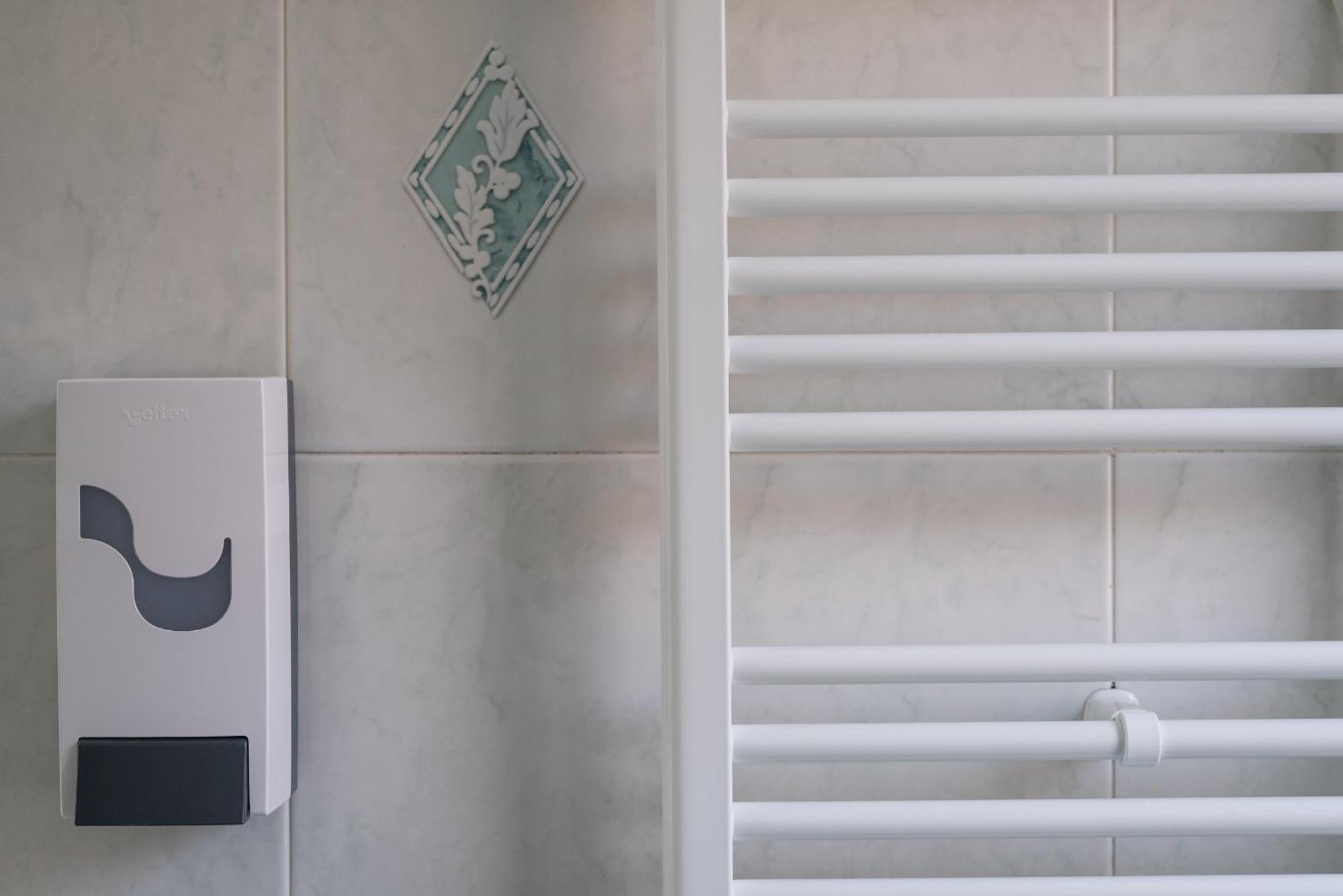 Travelershome Ciampino Airport Guesthouse 600M To Airport Εξωτερικό φωτογραφία