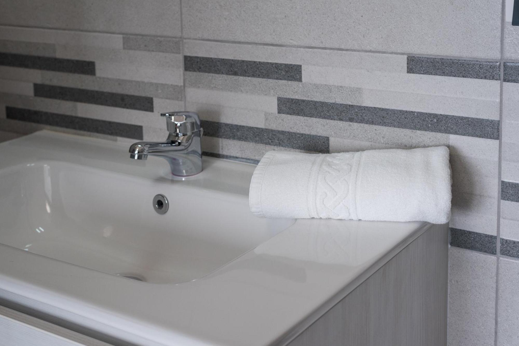 Travelershome Ciampino Airport Guesthouse 600M To Airport Εξωτερικό φωτογραφία