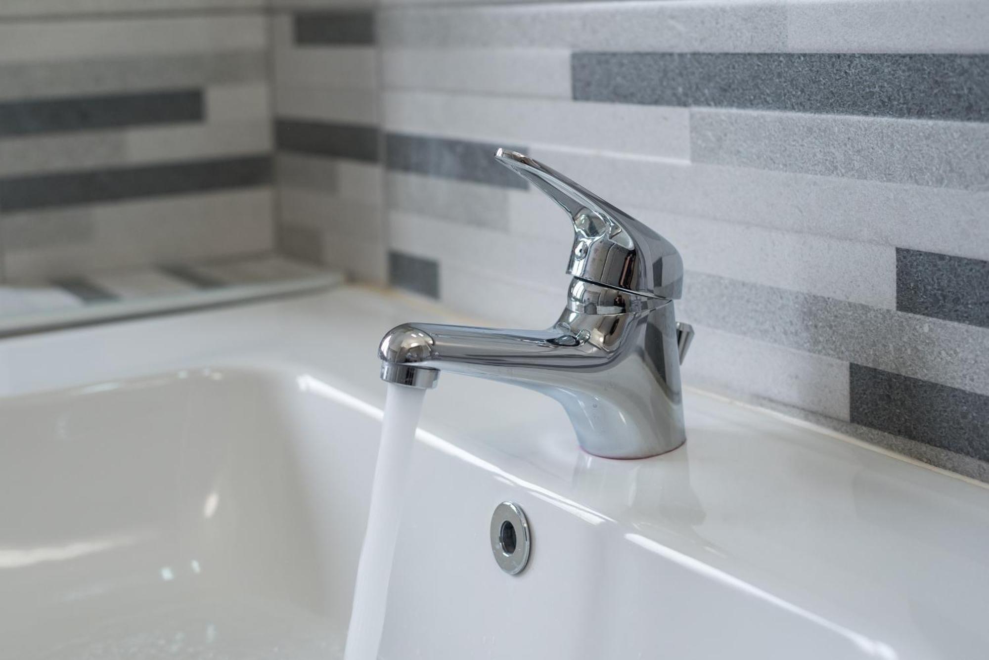 Travelershome Ciampino Airport Guesthouse 600M To Airport Εξωτερικό φωτογραφία