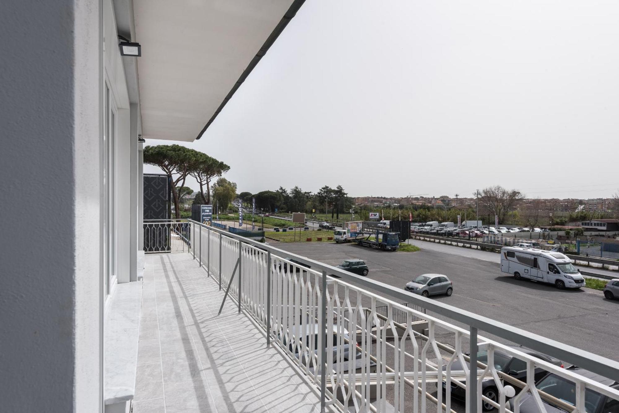 Travelershome Ciampino Airport Guesthouse 600M To Airport Εξωτερικό φωτογραφία