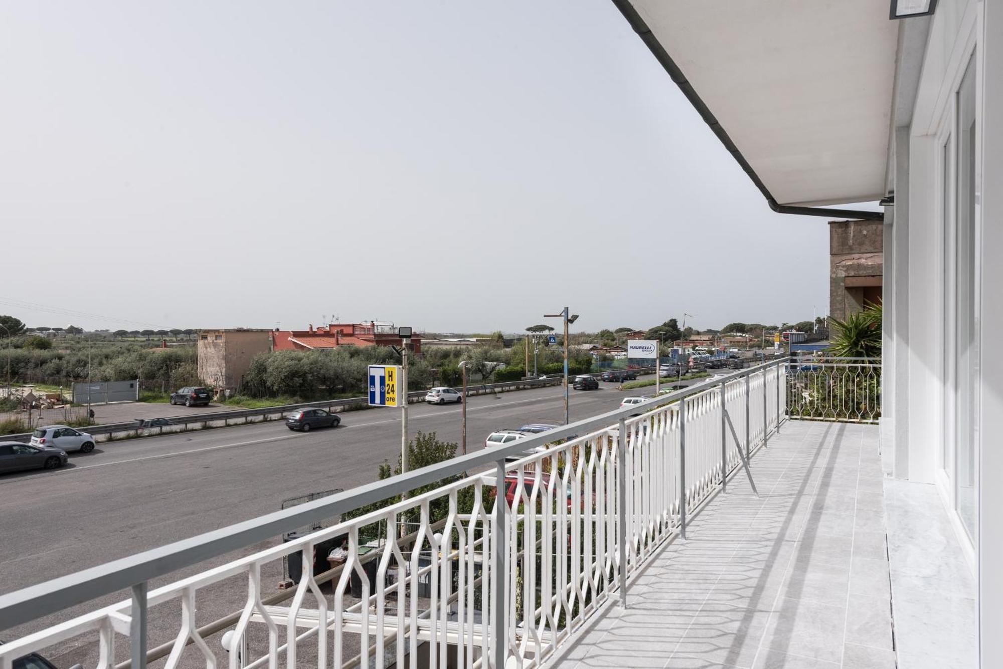 Travelershome Ciampino Airport Guesthouse 600M To Airport Εξωτερικό φωτογραφία